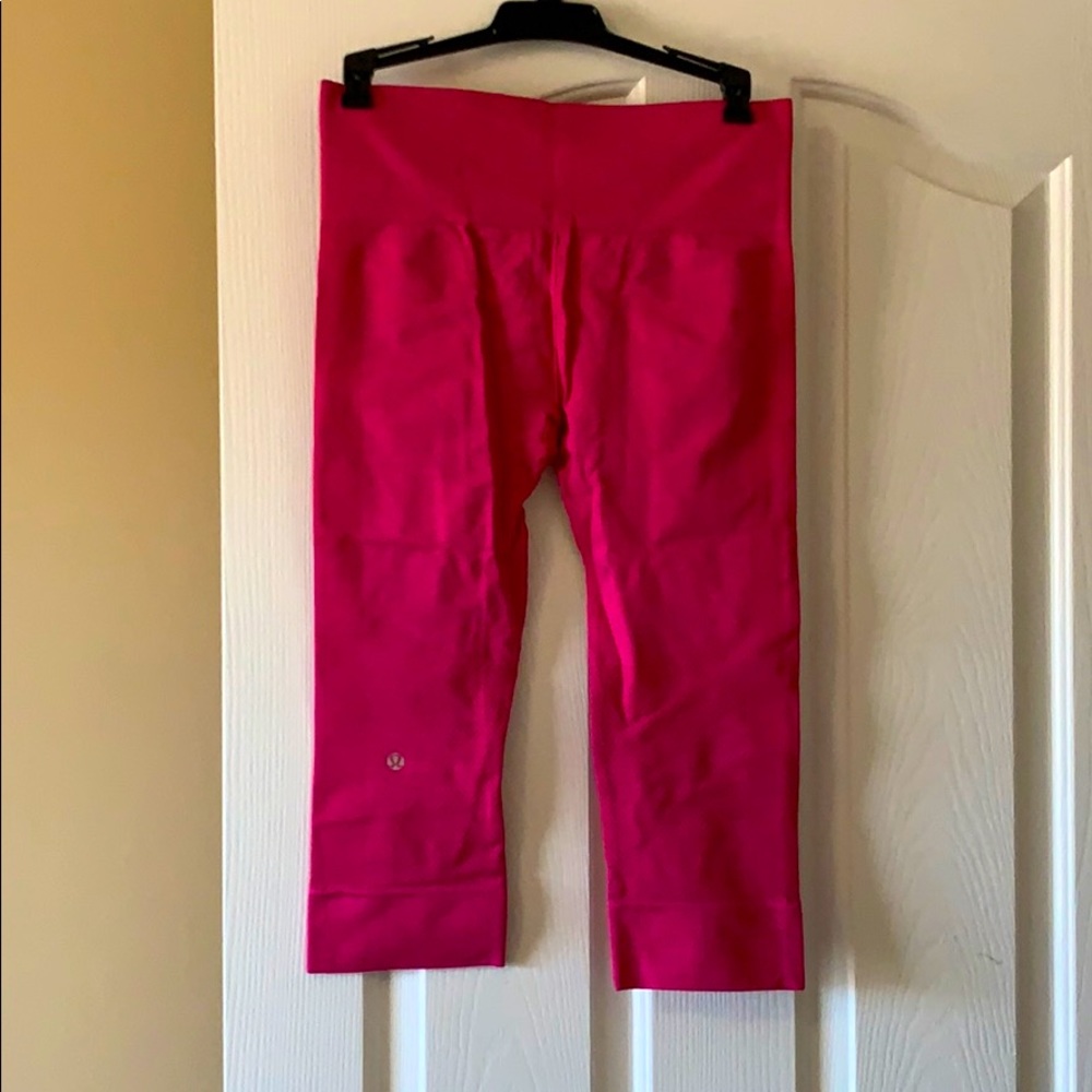 Lululemon hot pink, size 6